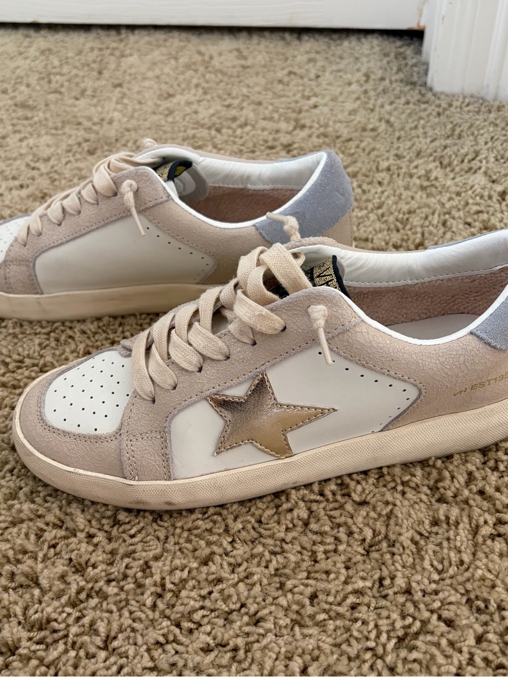 Vintage Havana White and Beige Low-Top Sneakers with Gold Star